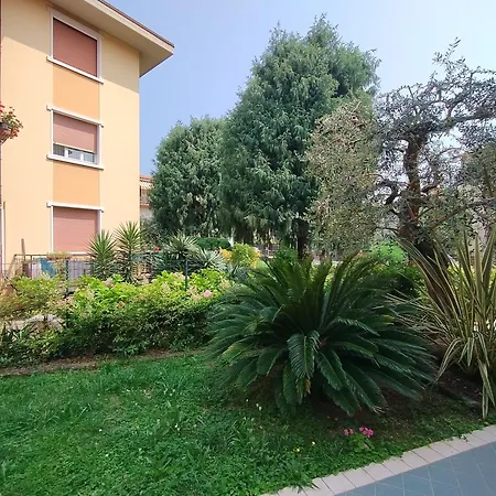 A Lovely Little House דירה *